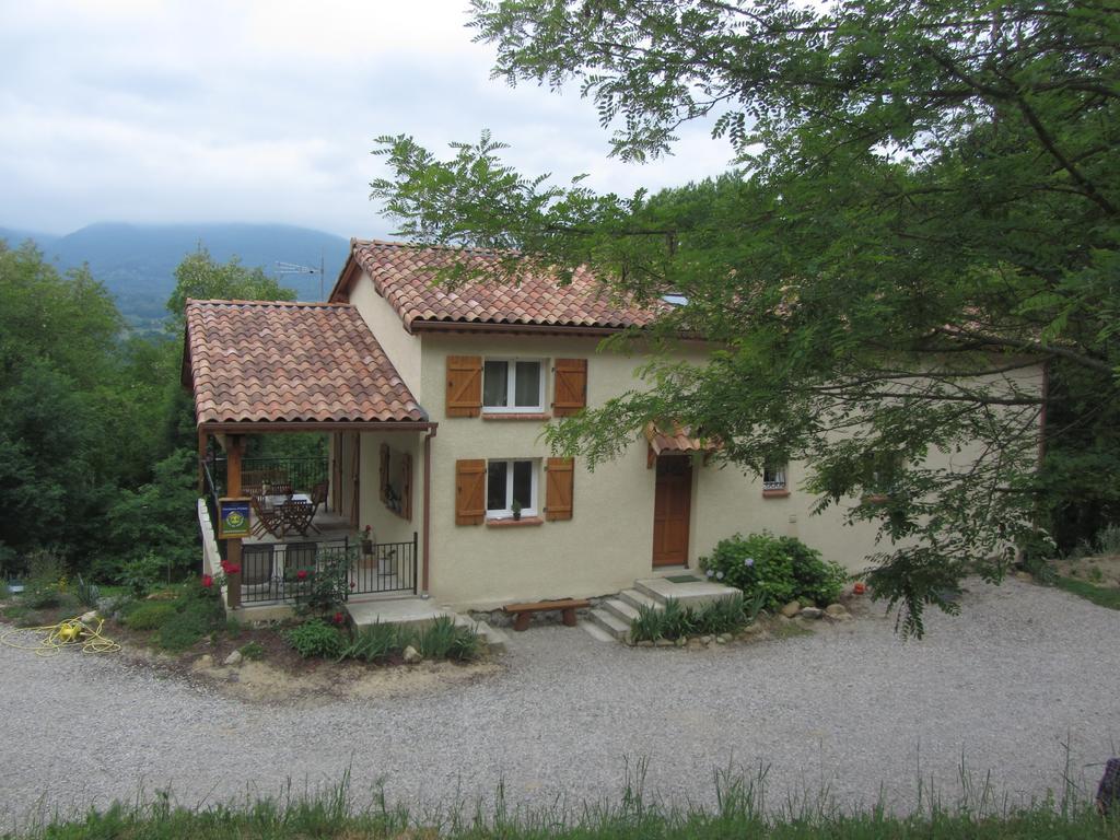 Les Cimes Bed & Breakfast Saint-Pierre-de-Riviere Luaran gambar