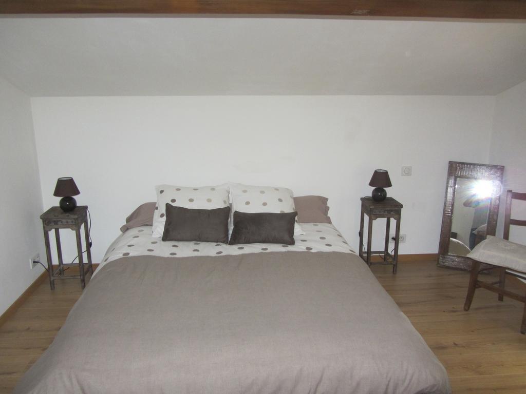 Les Cimes Bed & Breakfast Saint-Pierre-de-Riviere Bilik gambar